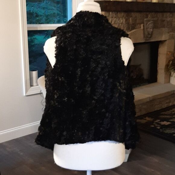 NWT ME JANE Black Faux Fur Vest - Picture 4 of 7